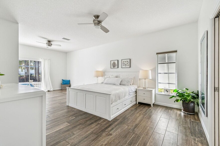 Building Photo - 423 Bellini Cir