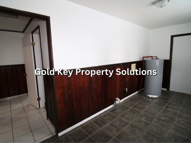 Building Photo - MUNCIE 2 BR 1 BA House with Covered Porch and Storage Building (NO SECTION 8)