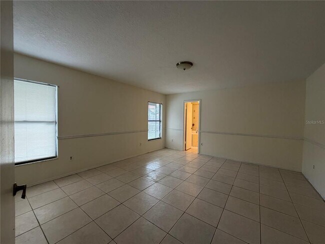 Building Photo - 537 Starstone Dr