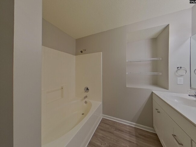 Building Photo - 2048 Lake Carolina Dr