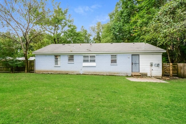 Building Photo - 2740 Dalewood Ave