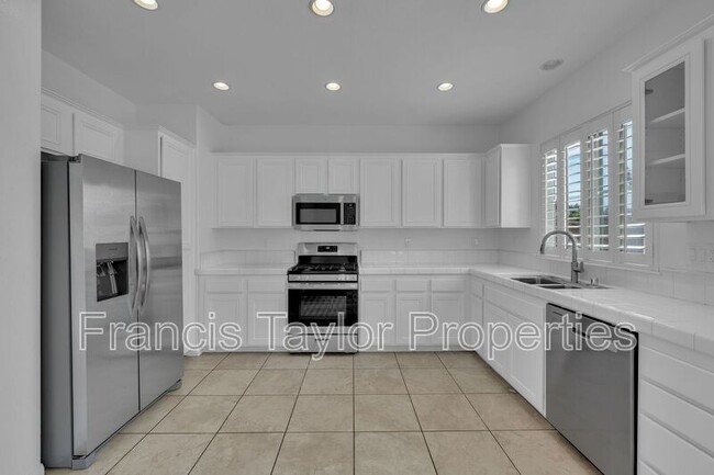 Building Photo - 401 Whitby Gn