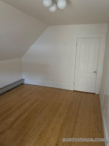 Building Photo - 139 Antrim St