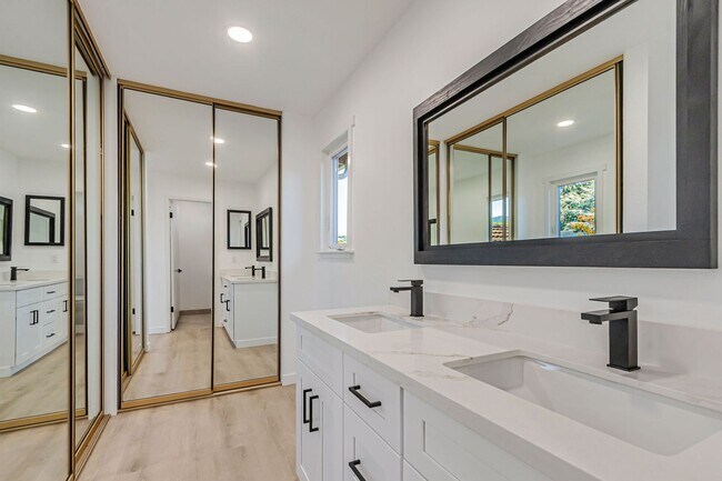 Building Photo - Stunning Updated Home in Almaden Valley