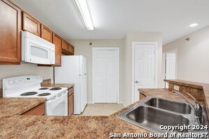 Building Photo - 7323 Snowden Rd