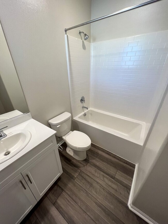 Building Photo - Brand new Condo with SOLAR for LEASE in Te...