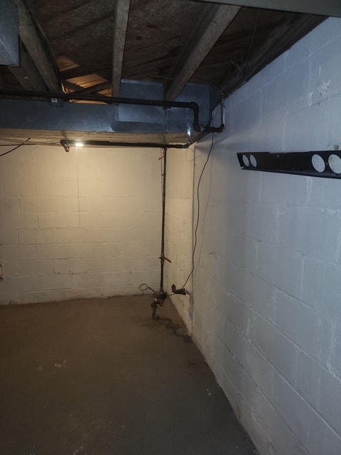 Building Photo - 15864 Fielding St