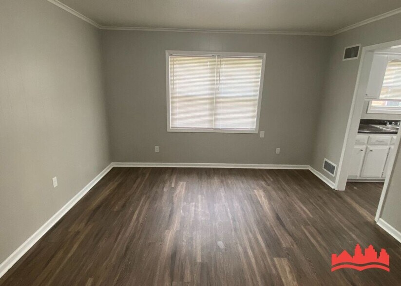 Building Photo - 5303 Villa Del Rey Dr