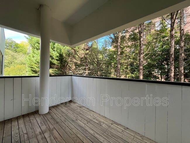 Building Photo - 501 Fenton Pl