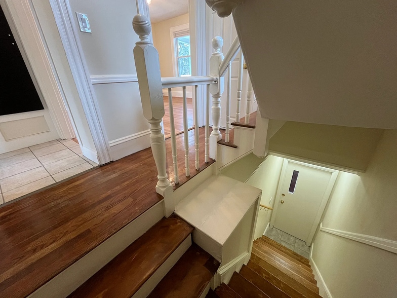 Building Photo - 29 Watts St