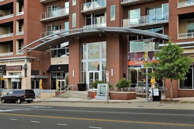 Building Photo - 600 12th Ave S