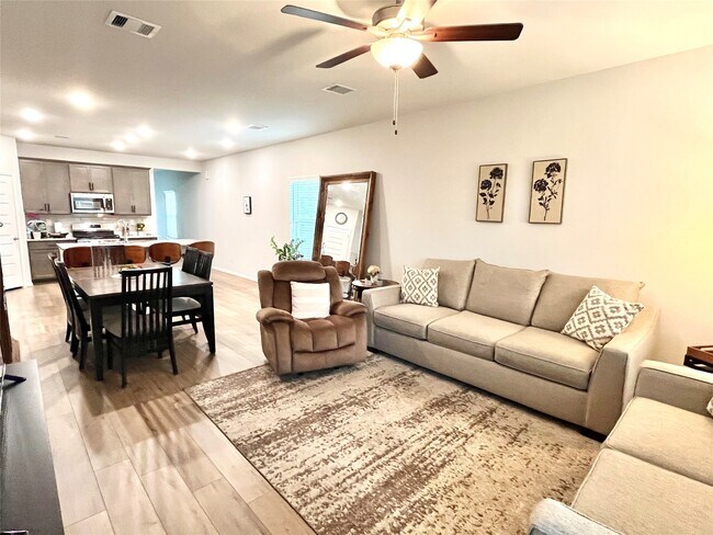 Building Photo - 8320 Bristlecone Pne Wy