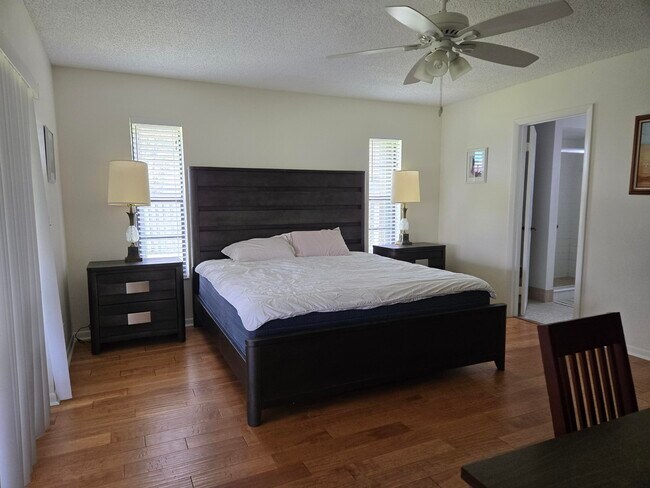 Building Photo - 8245 Whitewood Cove E