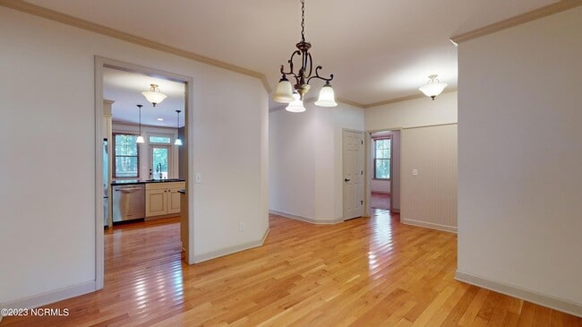 Building Photo - 45 Old Hunt Rd