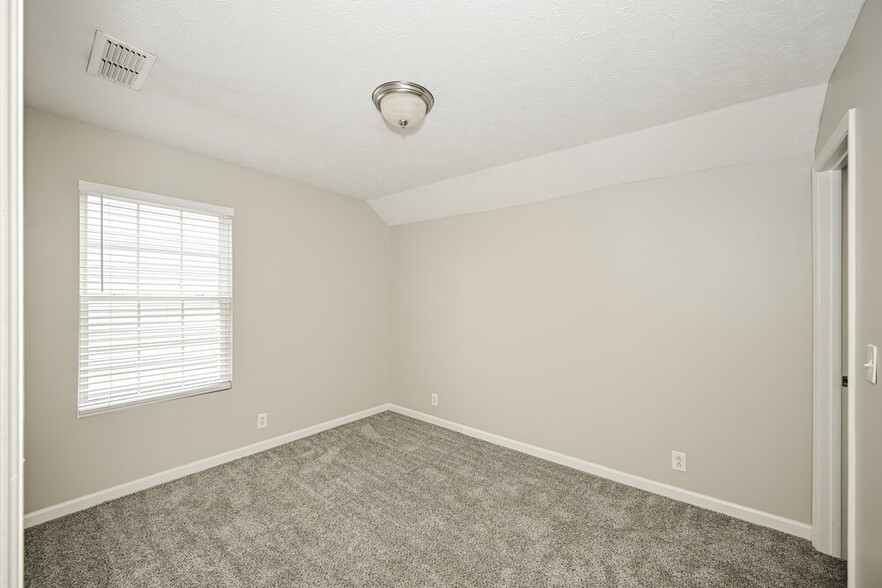 Building Photo - 2726 Apostle Ln