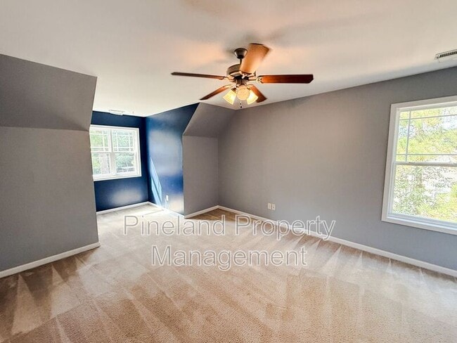 Building Photo - 675 Omaha Dr
