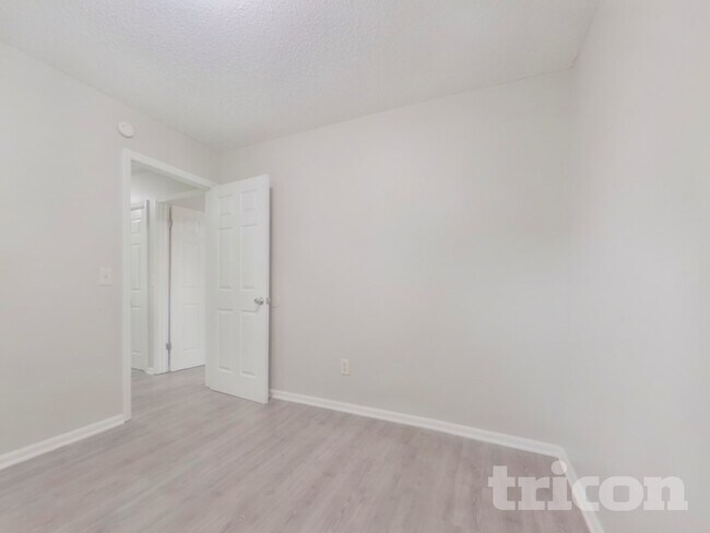 Building Photo - 424 Westridge Rd