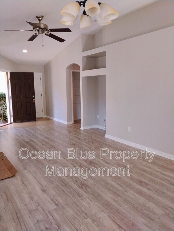 Building Photo - 18200 Cypress Bay Pkwy