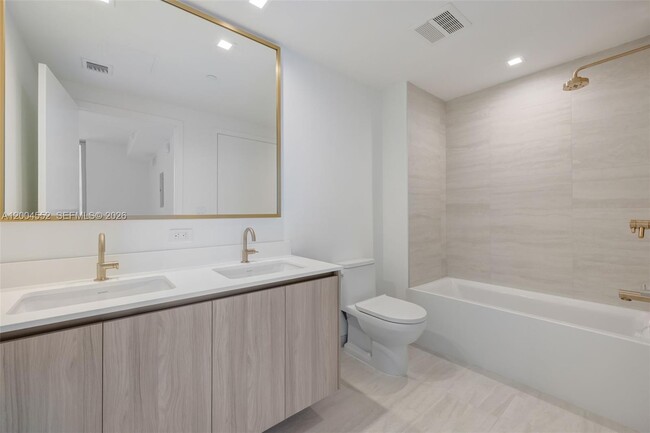 Building Photo - 77 SE 5th St