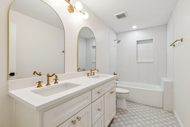 Building Photo - 8566 Sweetwood Dr
