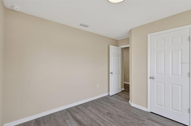 Building Photo - 1505 8th Ave E