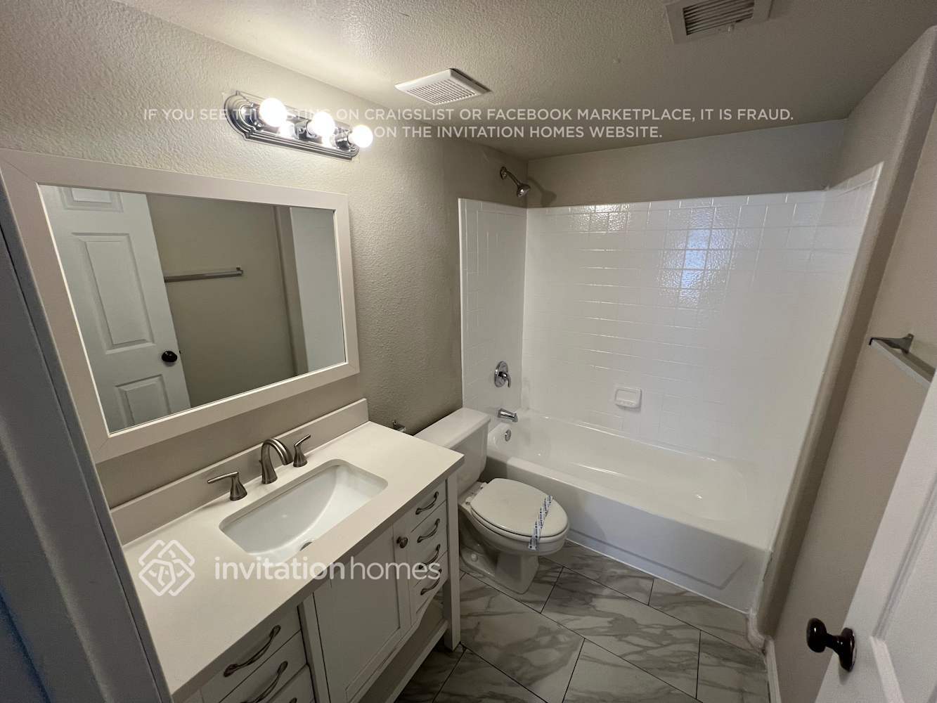 Building Photo - 5852 E Norwood St