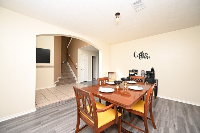 Building Photo - 12122 Lucky Meadow Dr