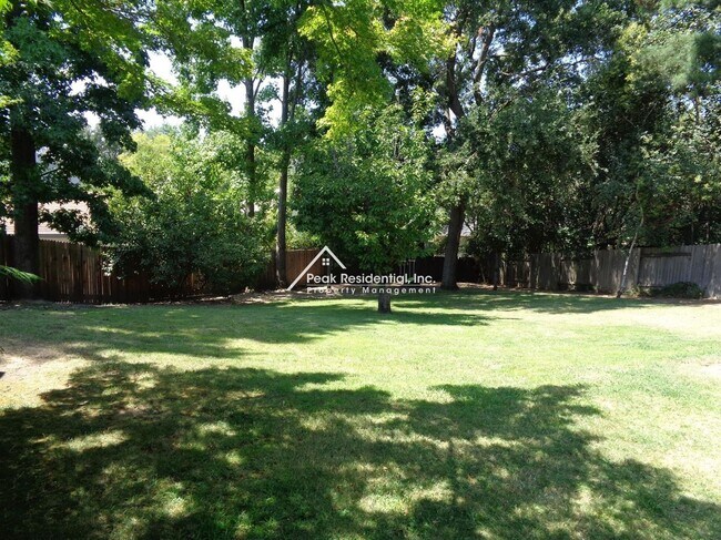 Building Photo - Wonderful Orangevale 3bd/2ba Home with Spa...