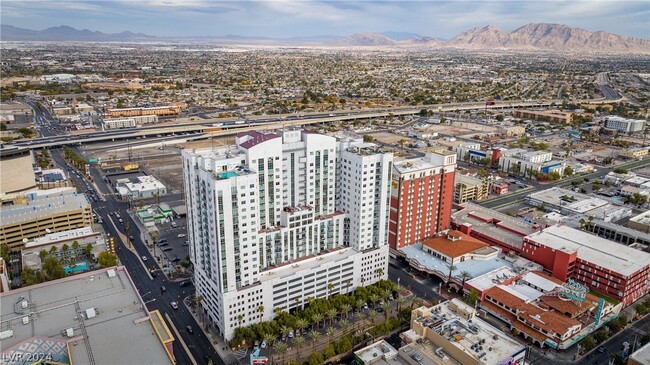 Building Photo - 150 S Las Vegas Blvd