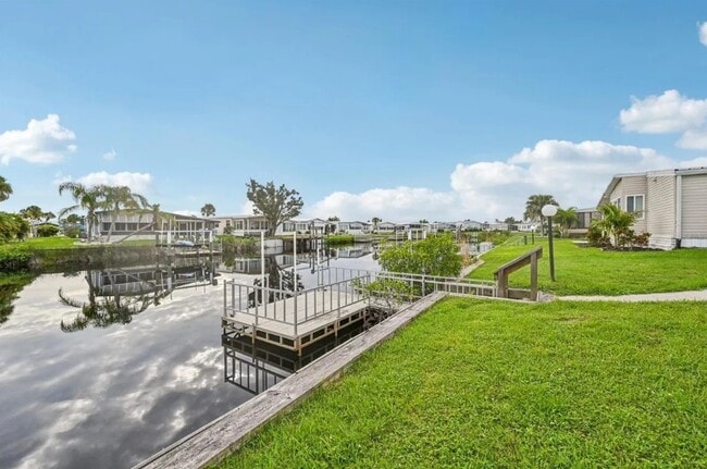 Building Photo - 106 Lazy River Rd