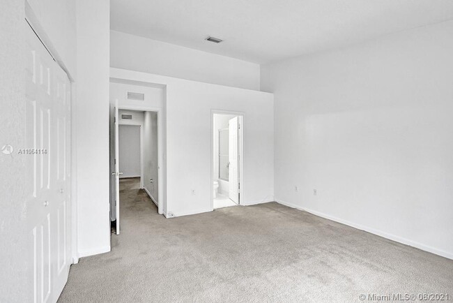 Building Photo - 2613 SW 83rd Terrace