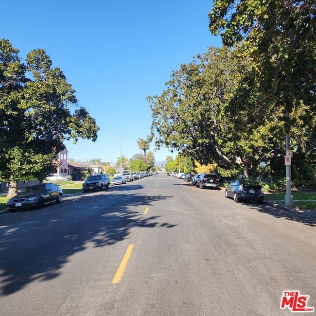 Building Photo - 2406 S Dunsmuir Ave