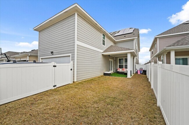 Building Photo - 6025 Driscoll Ln