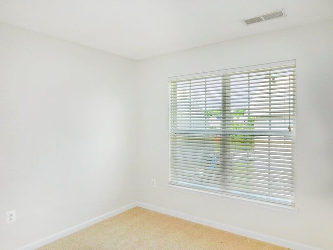 Building Photo - 21310 Jettison Ct
