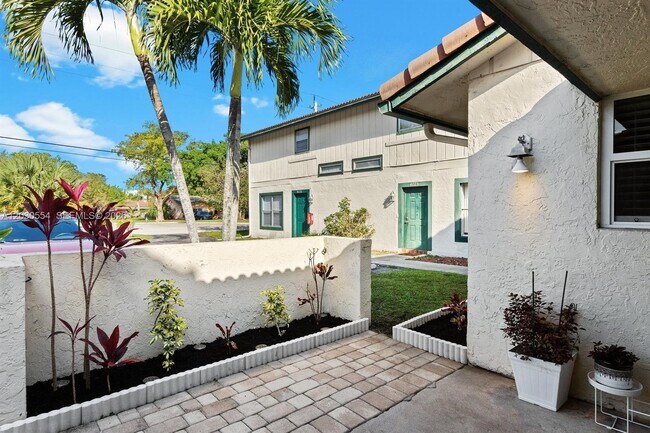 Building Photo - 4119 Coral Springs Dr