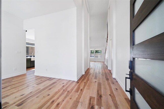 Building Photo - 6818 Amber Pine Ct