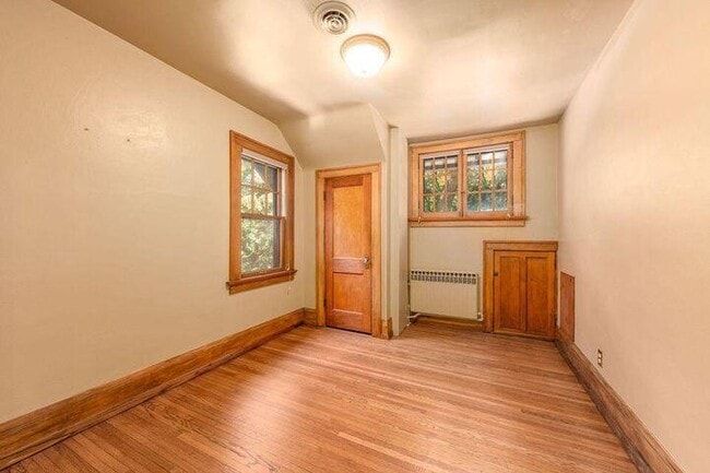 Building Photo - 824 N 66th St