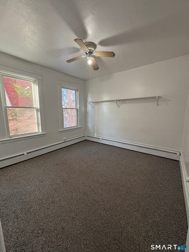 Building Photo - 37 Eastwood Ave