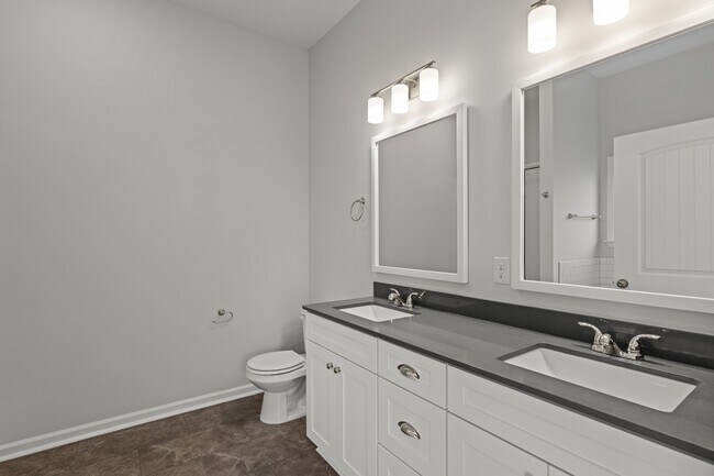 Building Photo - 8164-8164 Snelling Dr