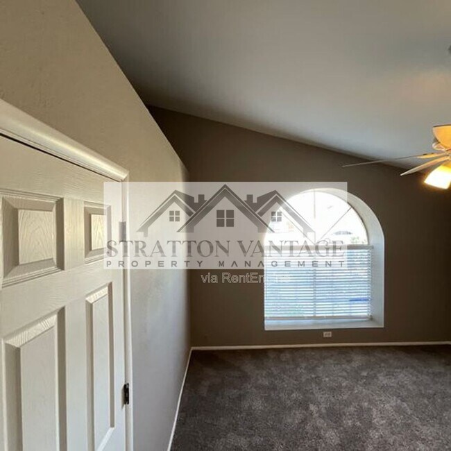 Building Photo - 3893 W Denver St