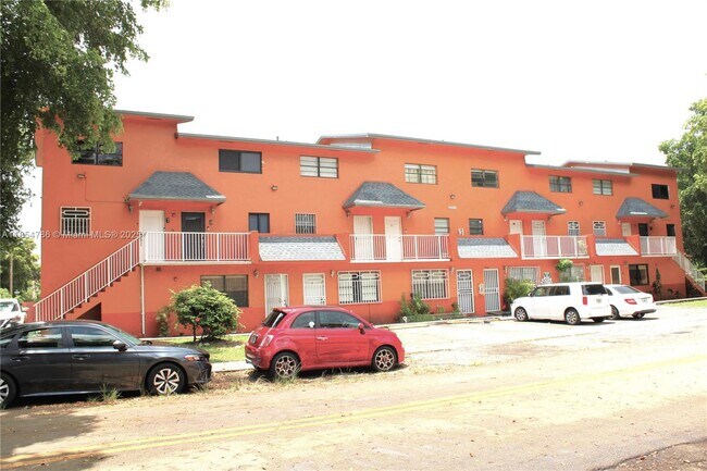 Building Photo - 2260 W 55th St