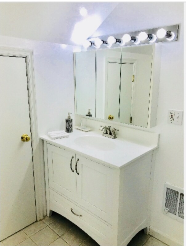 Building Photo - 1 Carlson Ct