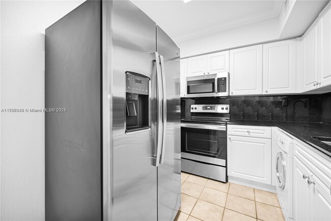 Building Photo - 2501 S Ocean Dr