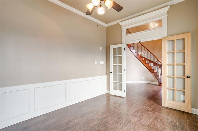 Building Photo - 1600 Oak Ridge Estates