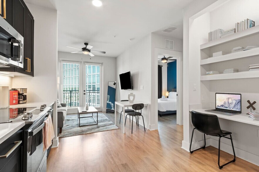 Primary Photo - 2317 W Grace St