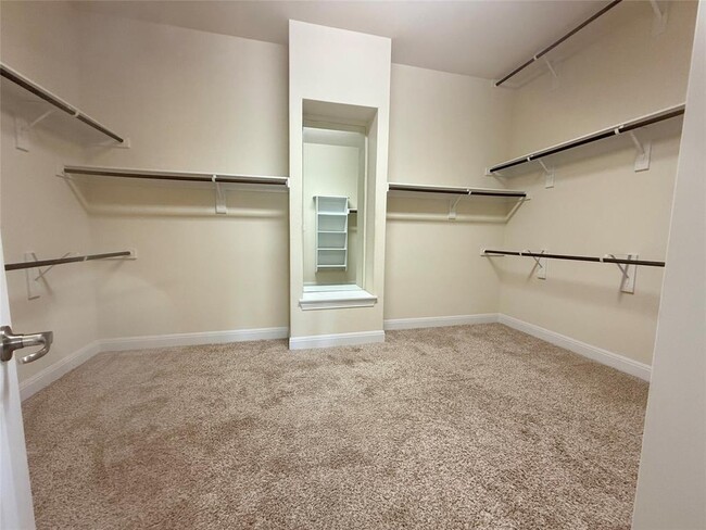 Building Photo - 21413 Merveil Dr