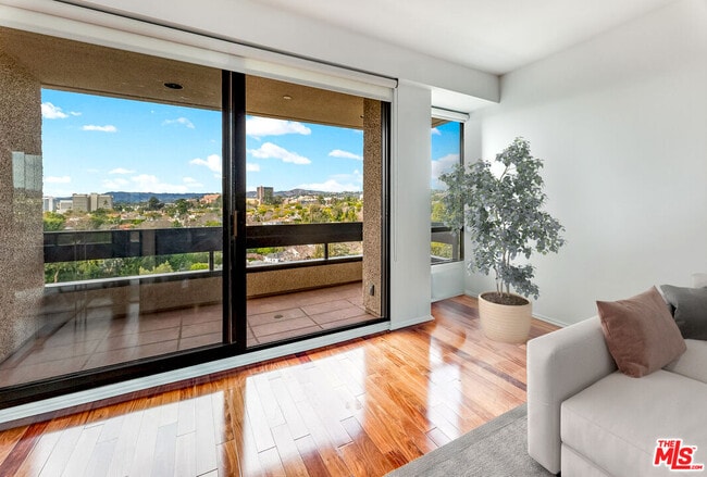 Building Photo - 10551 Wilshire Blvd