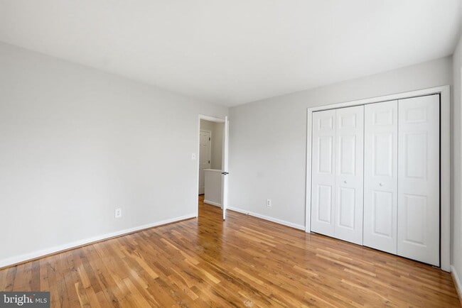 Building Photo - 8230 Carrleigh Pkwy
