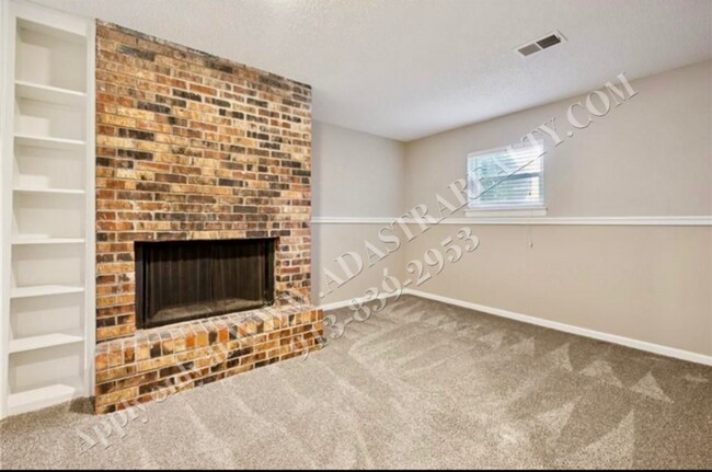 Building Photo - Adorable 3 Bed 2 Bath Duplex in Olathe-Available NOW!!