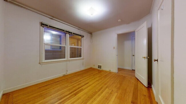 Building Photo - 2059 20th Ave